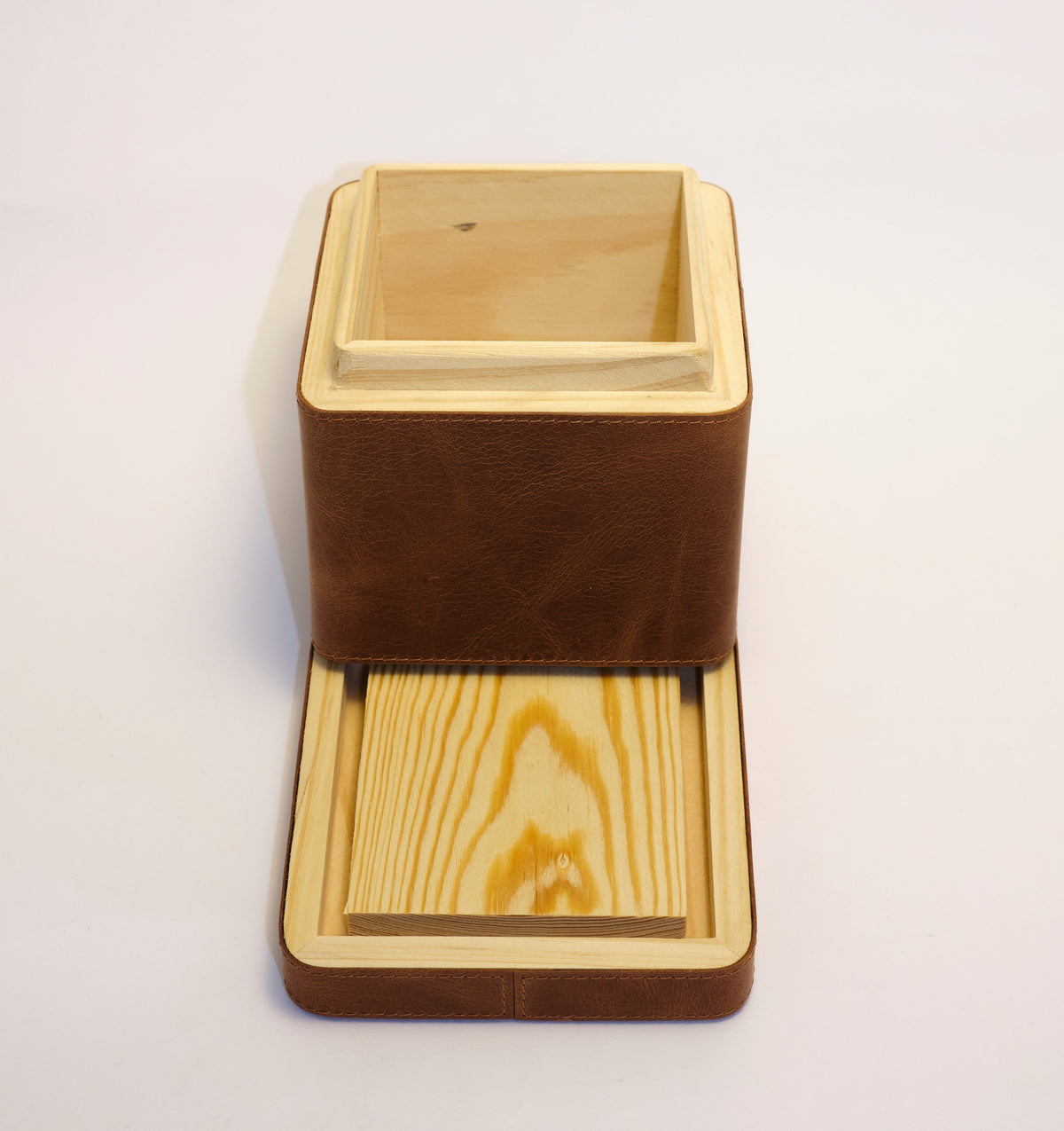 HUMIDOR TOSCANELLI DAL NEGRO RIVESTITO IN PELLE