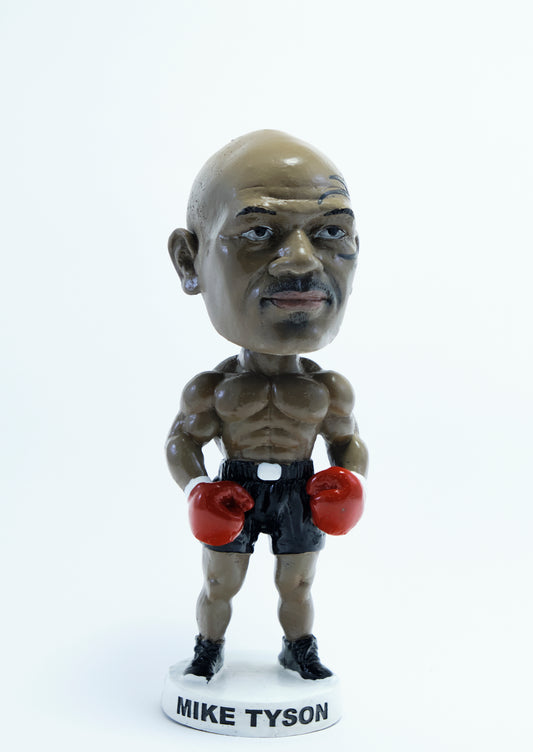 Statuina Mike Tyson